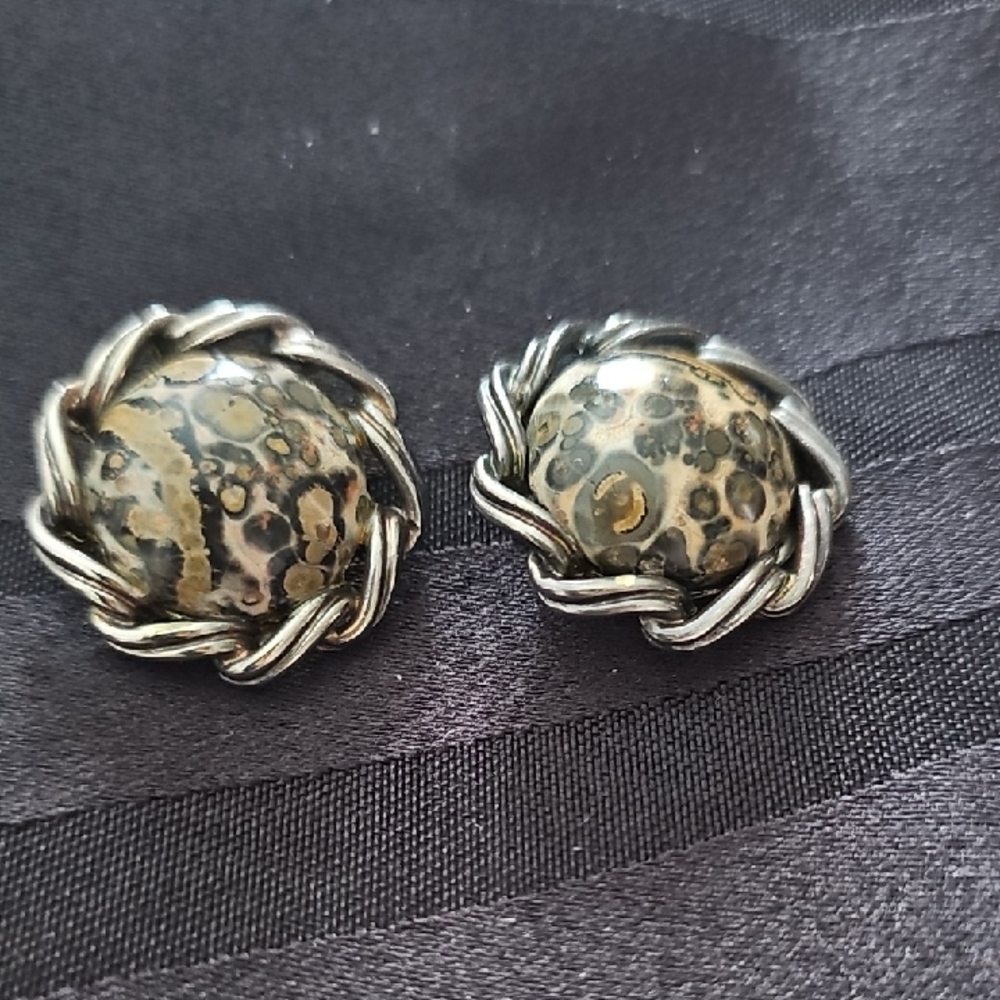 Vintage Clip On Earrings